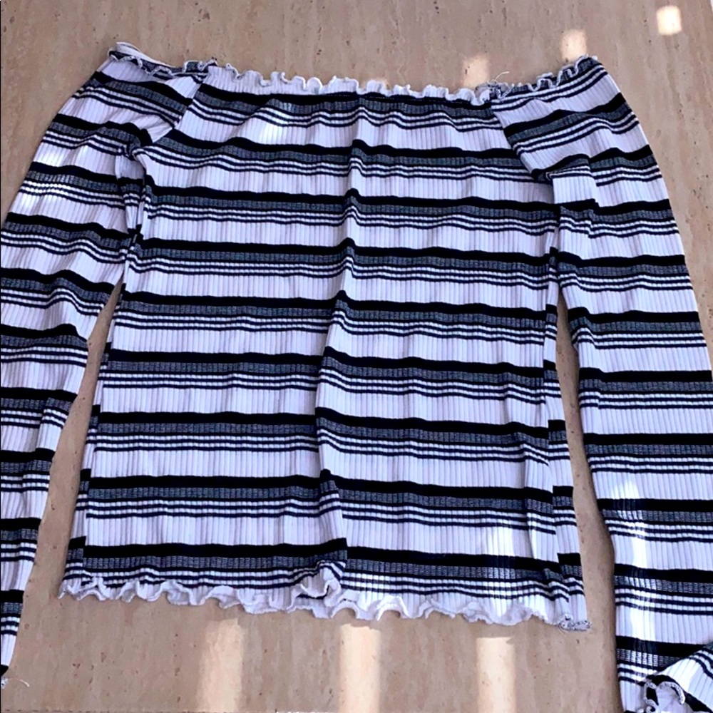 Off the Shoulder stripped shirt